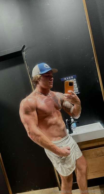 Fresh out of the sauna, do I smell good??