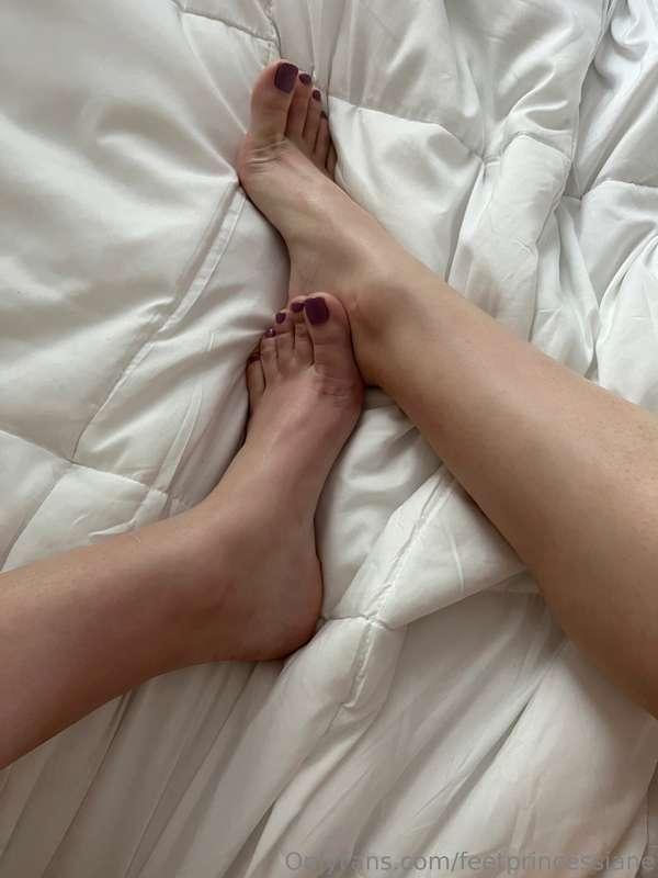 The feet ur obsessed with.^