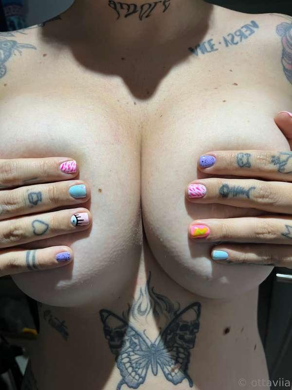 Rate this handbra 1-10 💅💜
