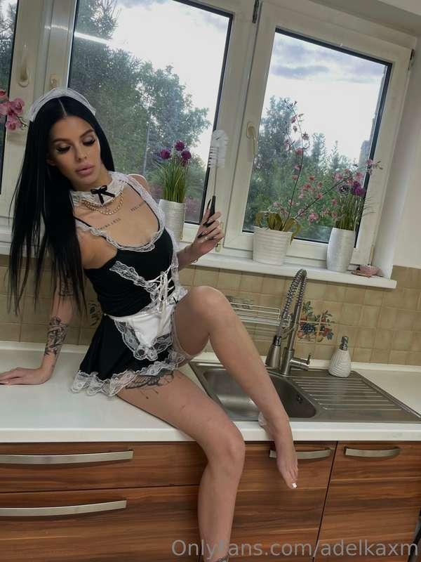 I don't clean😈 But you can fuck me in this costume😜