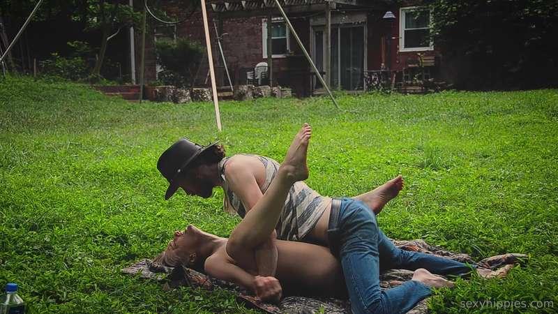 sexyhippies image #0
