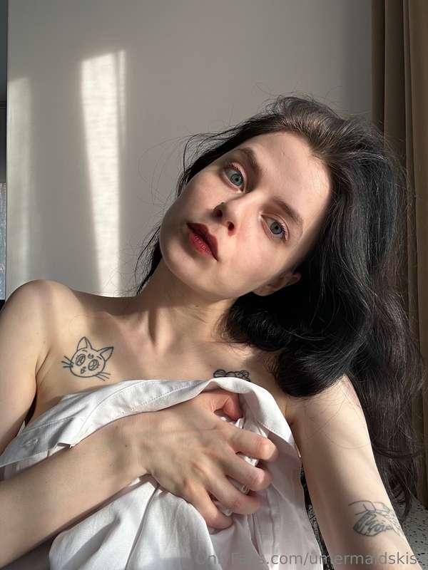 Soft morning light and just me, wrapped up and glowing. Woul..