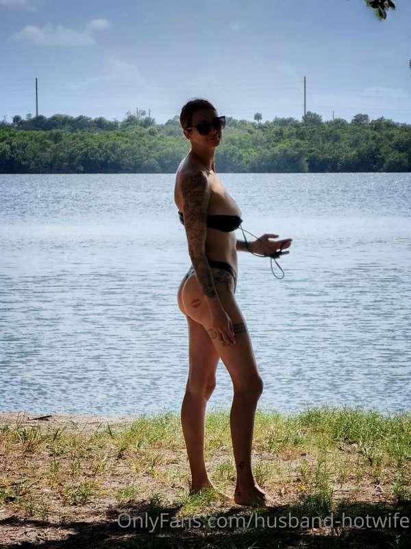 Bikini milf