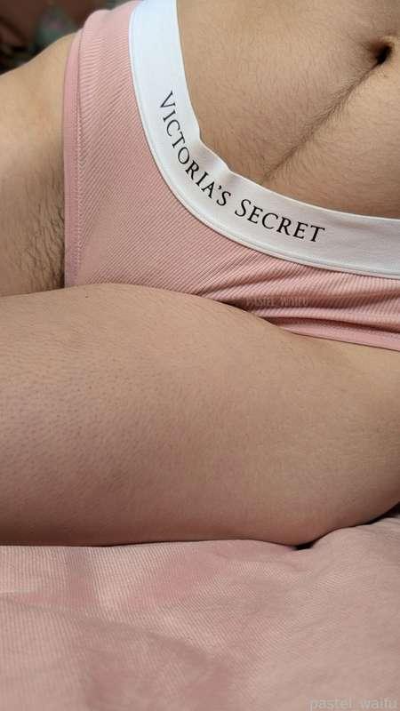 i love how feminine i look with my hairy tummy in these pink panties! my bush reaches my inner thighs and spreads out from beneath the fabric covering my sweet pussy c: i really enjoy the look of my thighs squishing down into my calves as im kneeling



#pale #petite #hairy #brunette #enby #nonbinary #piercings #natural #unshaven #allnatural #amateur #solo #happytrail #panties #feminine #thighs #belly #bellybutton #hairytummy #tummy 