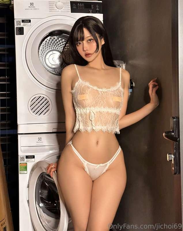 Let me help you do the laundry, honey 🥰