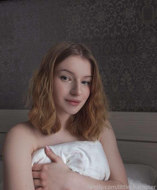 You prefer: wake up next to me or do something else? 😏