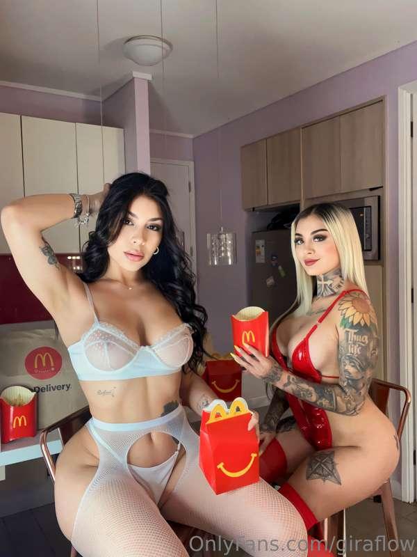 @realaracelycaroline