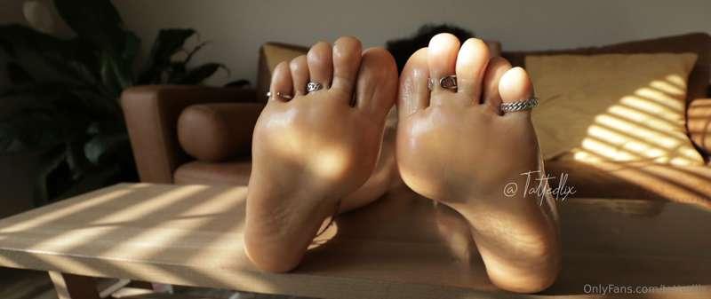 You like my feet 🦶🏽? 🥹