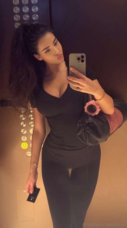 My body belongs to you and the gym😝😝