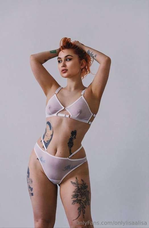 🔥CUTE KITTY @youred_foxy🔥
Loves cocks of all sizes😍When she ..