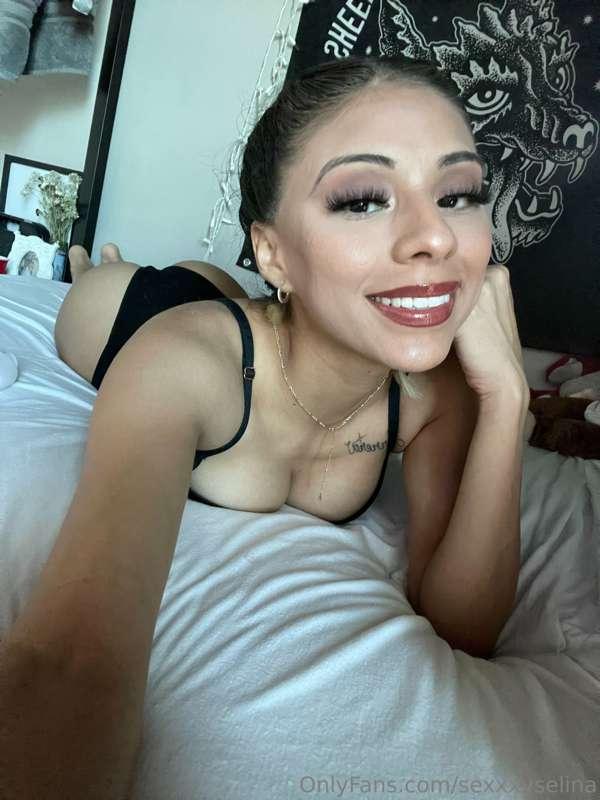 Make sure you cum see me live 🤪