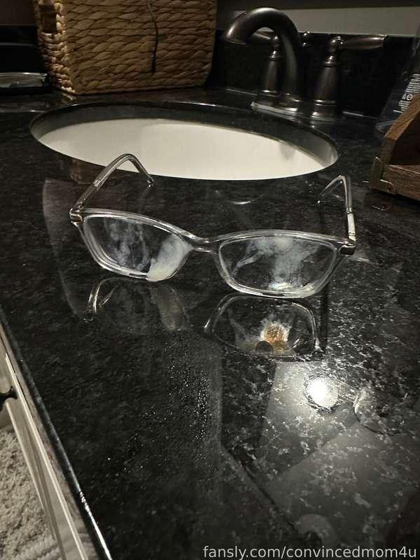 🍆💦😳🤔💡🤓

#facialfriday #facial #cumshot #glasses #milf #convincedmom4u