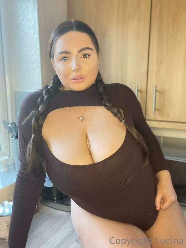 Dm me a 🎨 emoji if My tits is a work of art!