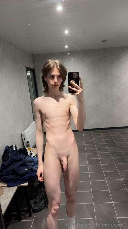 I took some full nude pics after a workout 🤭I’m so naughty 🙈