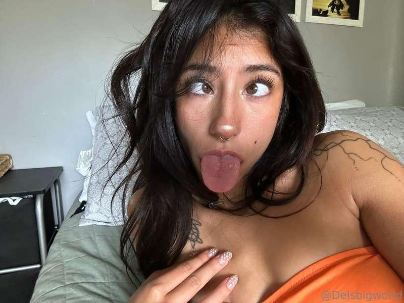 Going live ON ONLY FANS TOMORROW AT 8 pm !! WATCH ME TAKE OF..