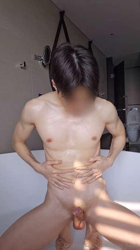 욕조 자위 맨날 싸도 꼴리네 bath masturbation