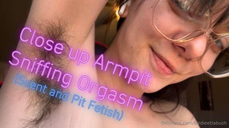 Close Up Armpit Sniffing OrgasmI know how much you love my h..