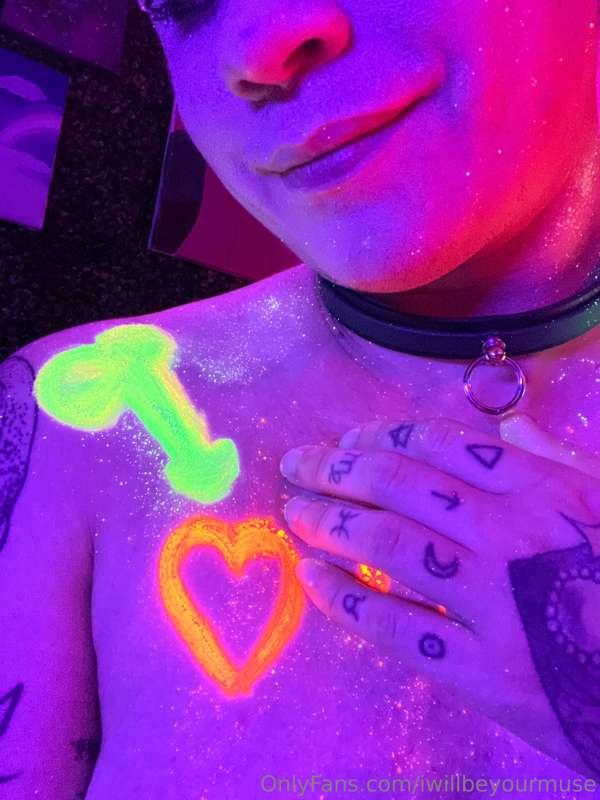 should I do more blacklight content?