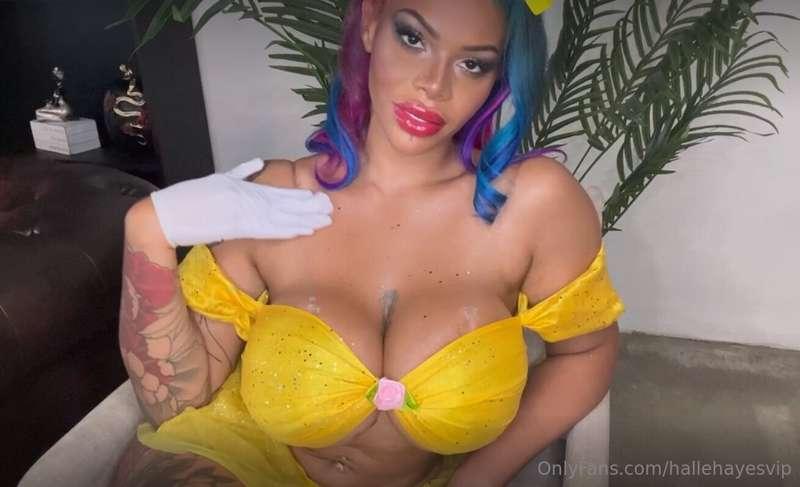 This ‘Belle’ doesn’t wait for a beast… she creates them😈💛