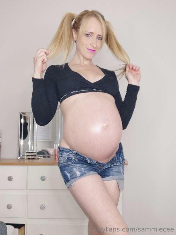 Hard to focus on much else 🤰😅