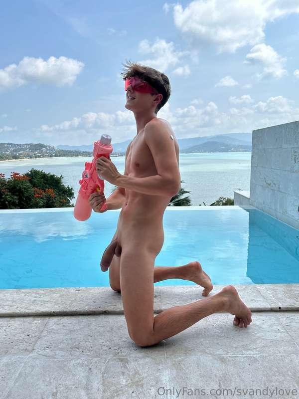 Front or Back?!😜 HAPPY SONGKRAN from Thailand! It will get s..