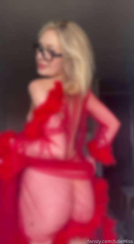Like this post if you want to see more.😳 @JulieMiss 

#roleplay #sexting #dickrate #custom  #fetishes #kinks #bigtits #videocalls #nudes