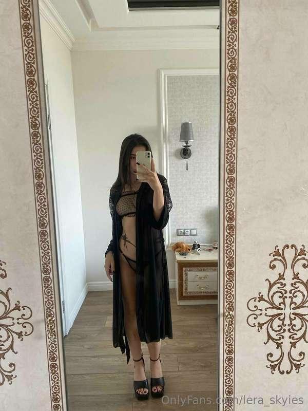 💕 Curves that turn heads! 😍