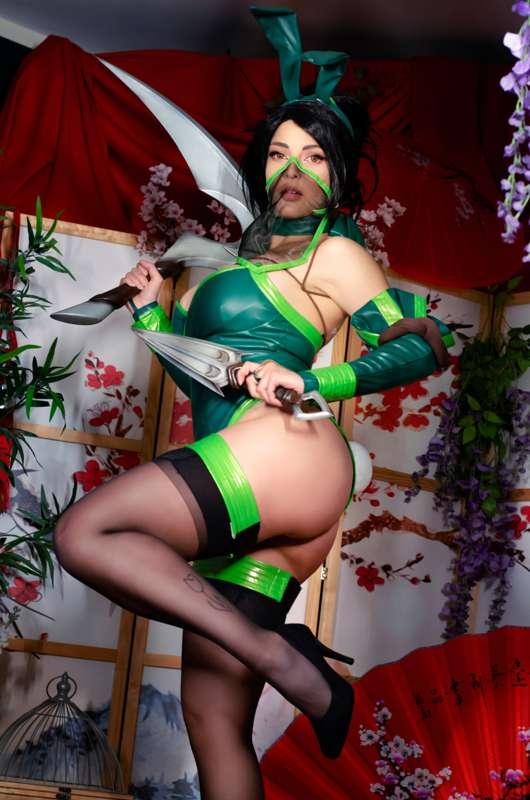 HAPPY EASTEEEER!
Bunny Akali is here! I am loving these phot..