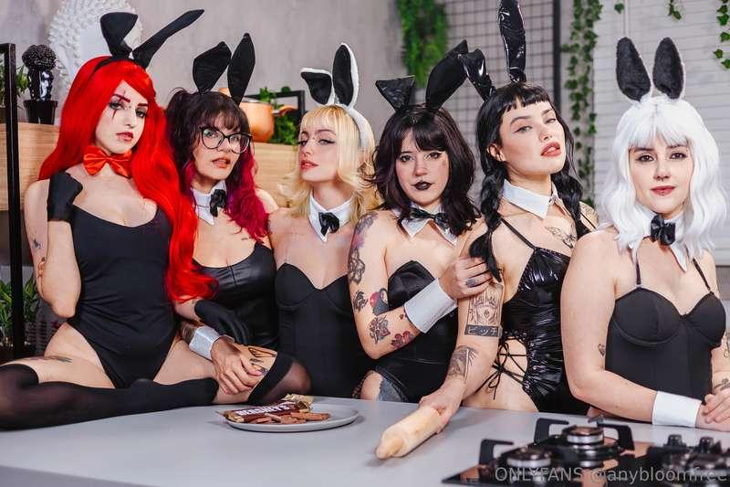 Bunnies 🐇  NSFW in DM 🔥