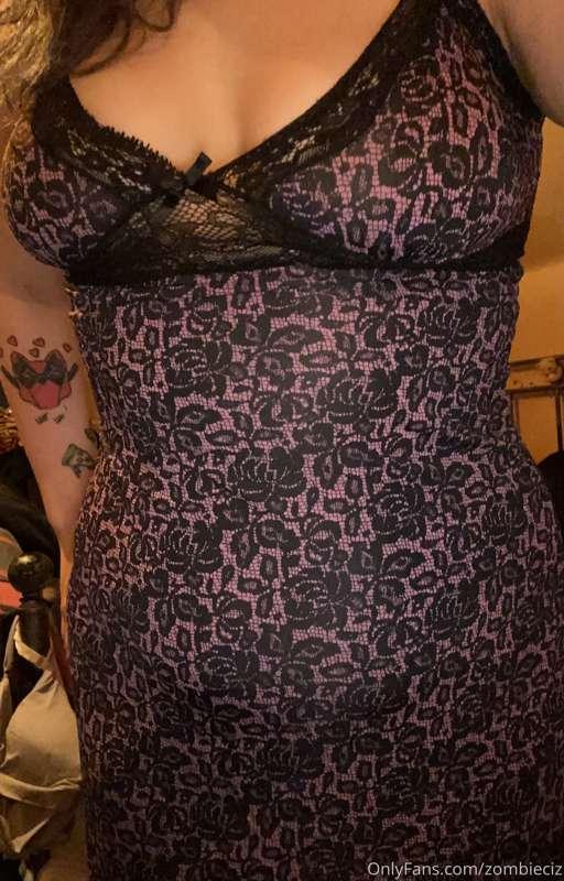 Off to bed in my silky nightie 😘💖