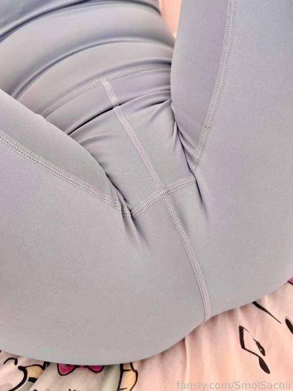 warming up my day with some pilates stretches for the dopamine !! (˶˃ ᵕ ˂˶)

here’s my yoga pants before and after the session ―୨୧⋆ ˚ will post the vid soon &lt;33 naughty naughty ~~

#fyp #asian #japanese #fitness #workout #gym #wet #yogapants #cameltoe #free
