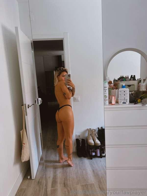 my favorite outfit, anywhere, anytime🍑💦