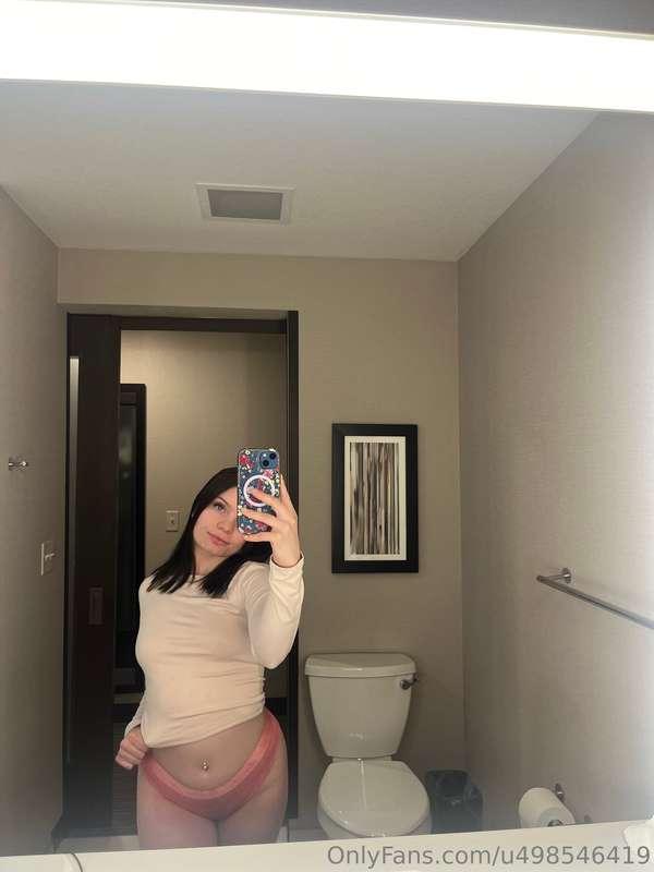 You like good girls getting dirty? Then pay up and see what ..