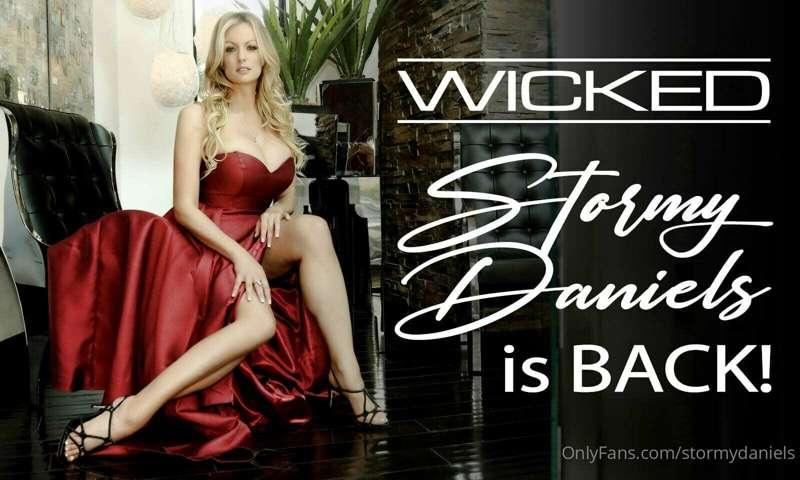 Who is excited about my return to directing for Wicked?! 
Wh..