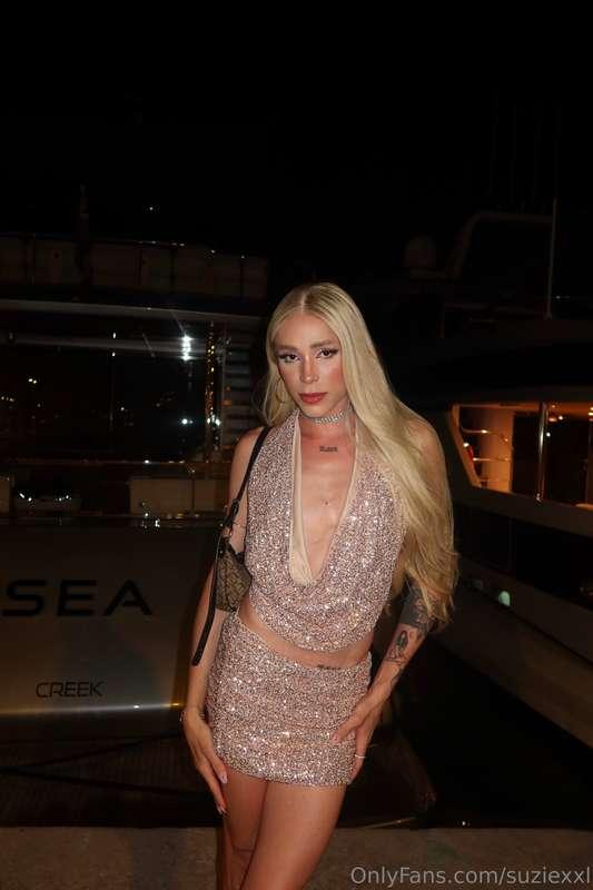 do you like my dress? 🥰My birthday is in 4 days 31/08 🥺❤️