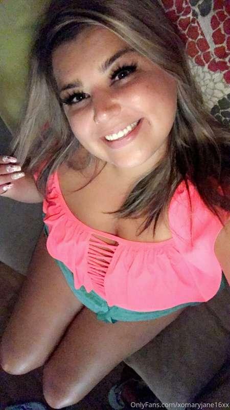 I’m really horny😋 
Like this if you want me to go live daily..