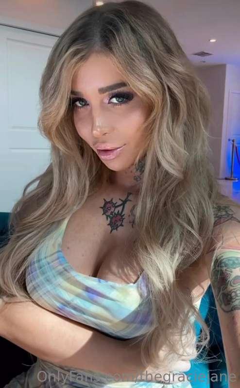 If you’re not already obsessed with me after this selfie the..