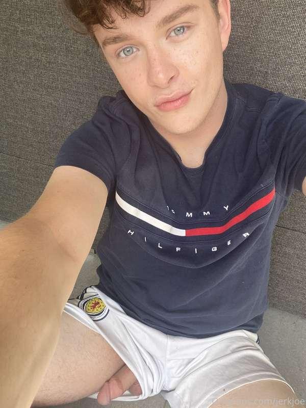 peekaboo 🍆🍆