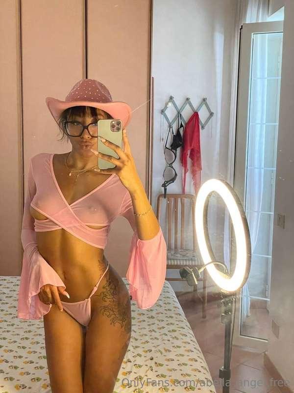 Vai subito a vedere questa mia amica!!!❤️‍🔥🄷🄾🅃❤️‍🔥E’ una una..