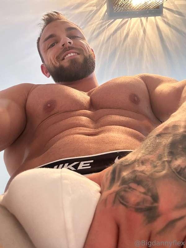 do you have time for your muscle god? 🔥