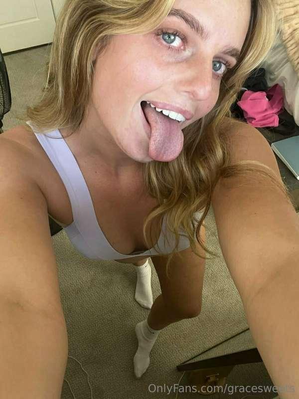 I'm ready babe! 🍆👅 Let me taste it!