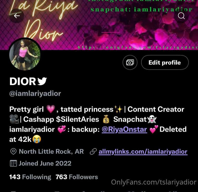 Hey Everyone if you followed me on twitter . My  🏚 TsLaRiyaD..