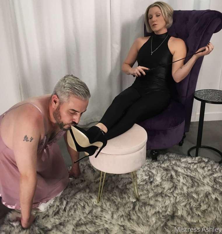 Bitch bois, on your knees.