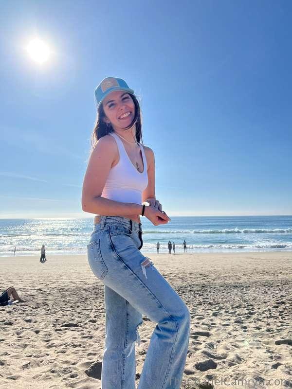 On the beach I am my happiest☀️