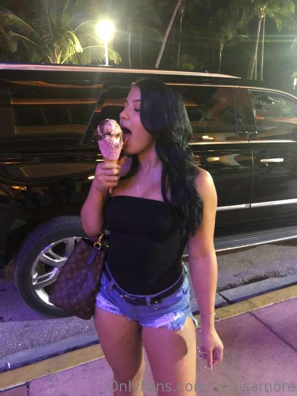 licking this ice cream and imagined it was your cock.. 🤤