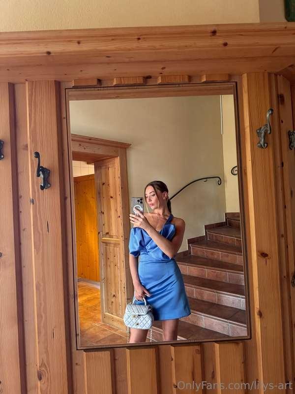 What are you spotting in the mirror? DM me now to have a cle..