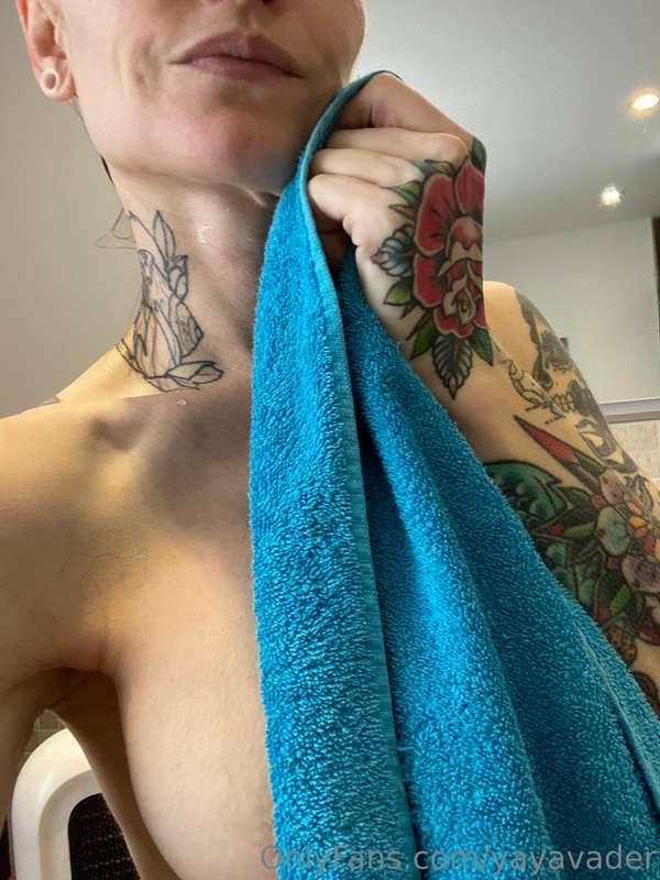 After shower pic 💦 boobs pic @yayavader 
Get your last day w..