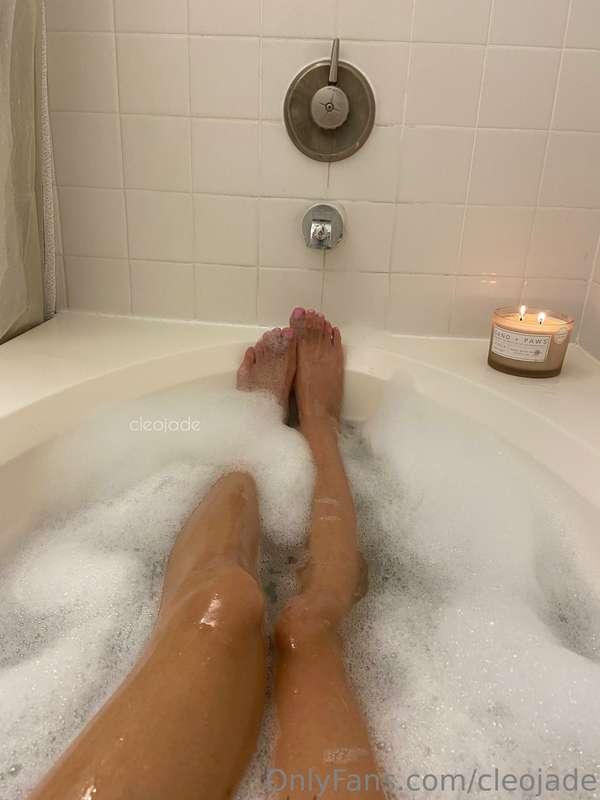 do you think this bath is big enough for two? 💕
