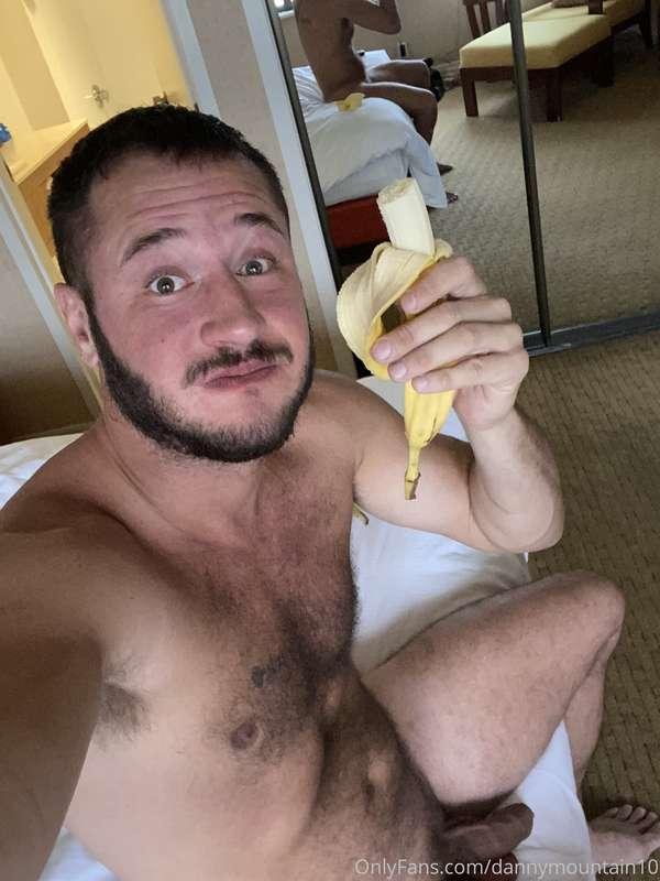 Bananas for breakfast 🍌🍌🍌🍌🍌🍌