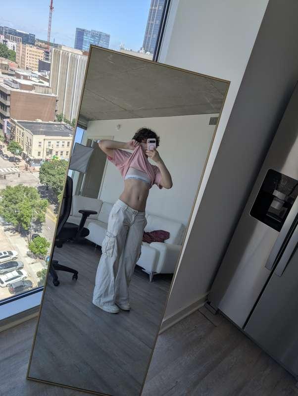 Abs tight, grip tighter💋
